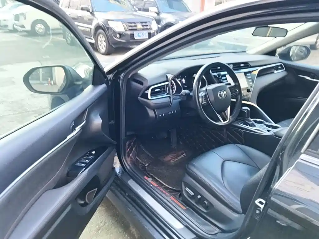 Toyota Camry — миниатюра 21