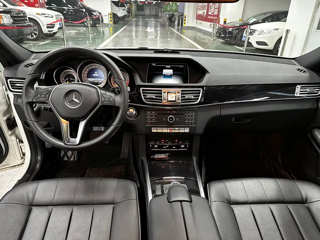 Mercedes-Benz E-Class — миниатюра 13