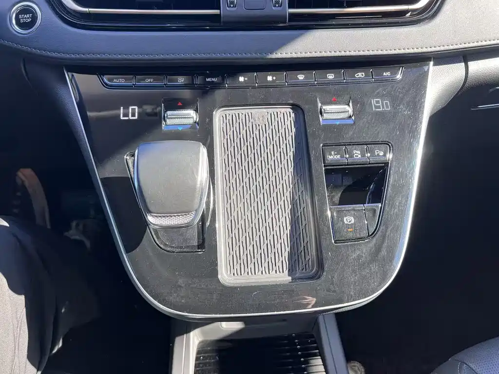 Hongqi Hongqi HQ9 PHEV — миниатюра 10