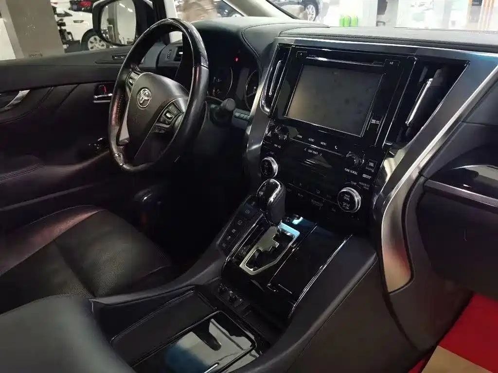 Toyota Vellfire 2019 2.5L HV Luxury
