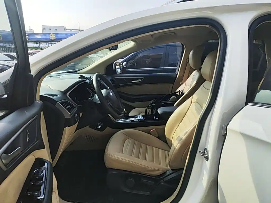 Ford Edge — миниатюра 15
