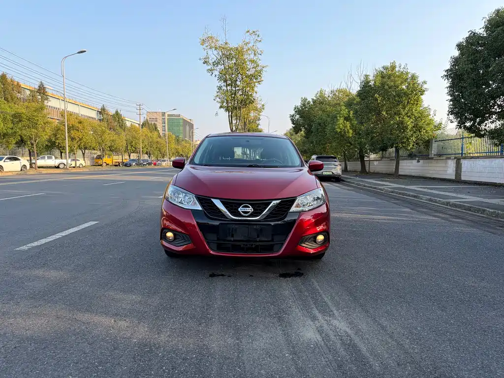 Nissan Tiida — миниатюра 2