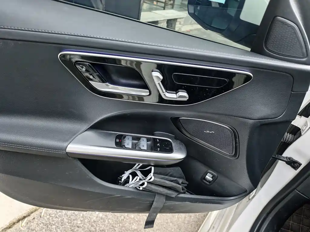 Mercedes-Benz C-Class — миниатюра 5