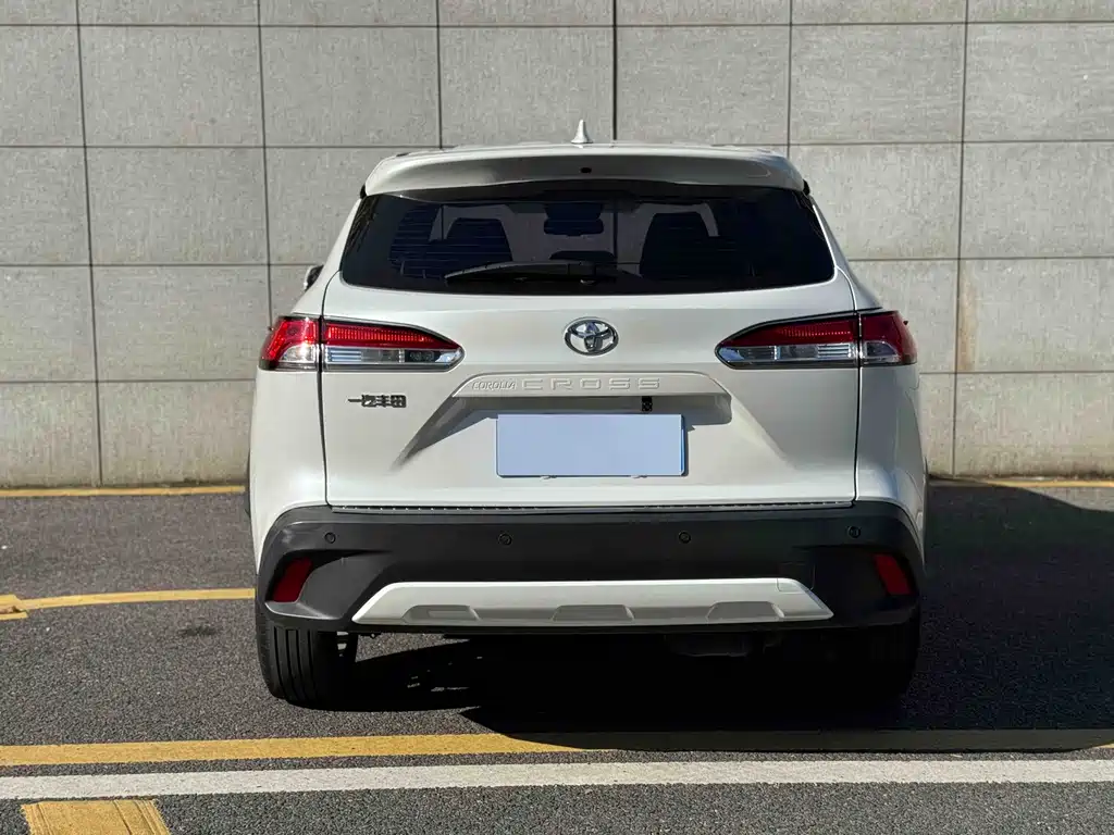 Toyota Corolla Cross — миниатюра 11