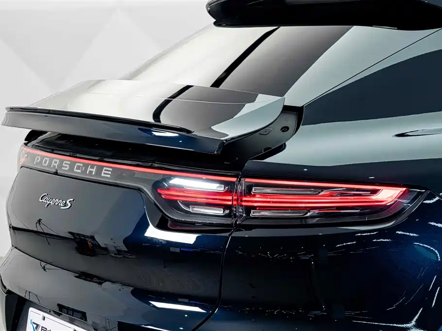 Porsche Cayenne — миниатюра 8