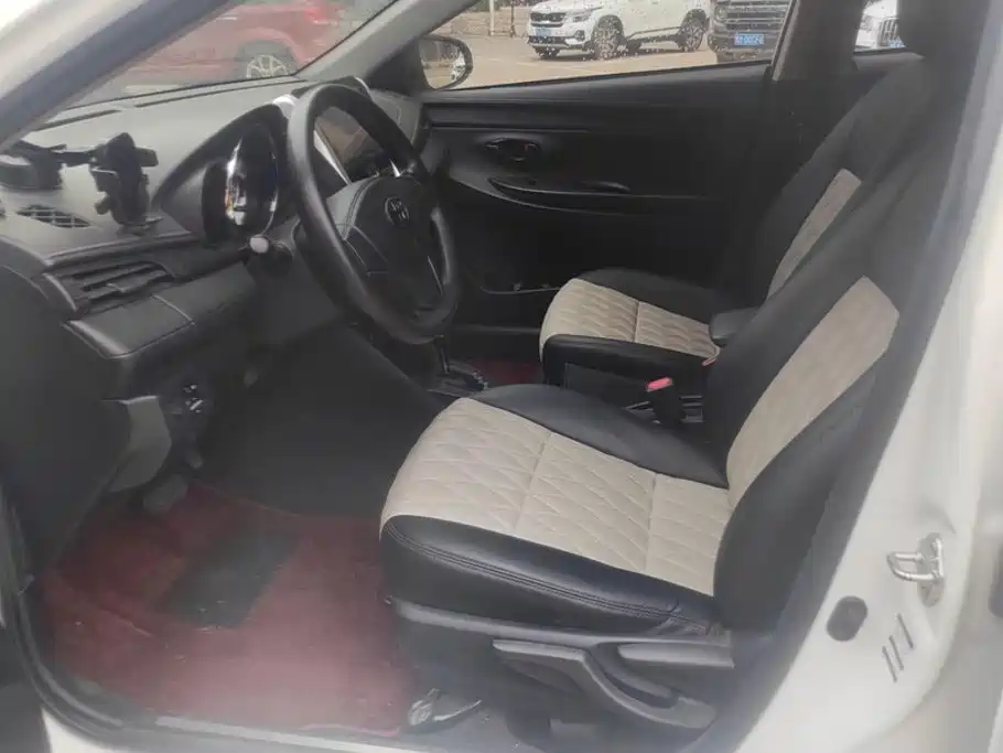 Toyota Yaris L — миниатюра 9
