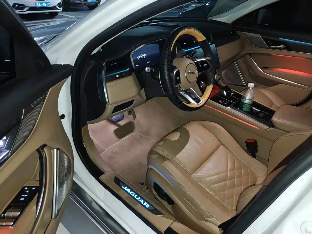 Jaguar XFL — миниатюра 6