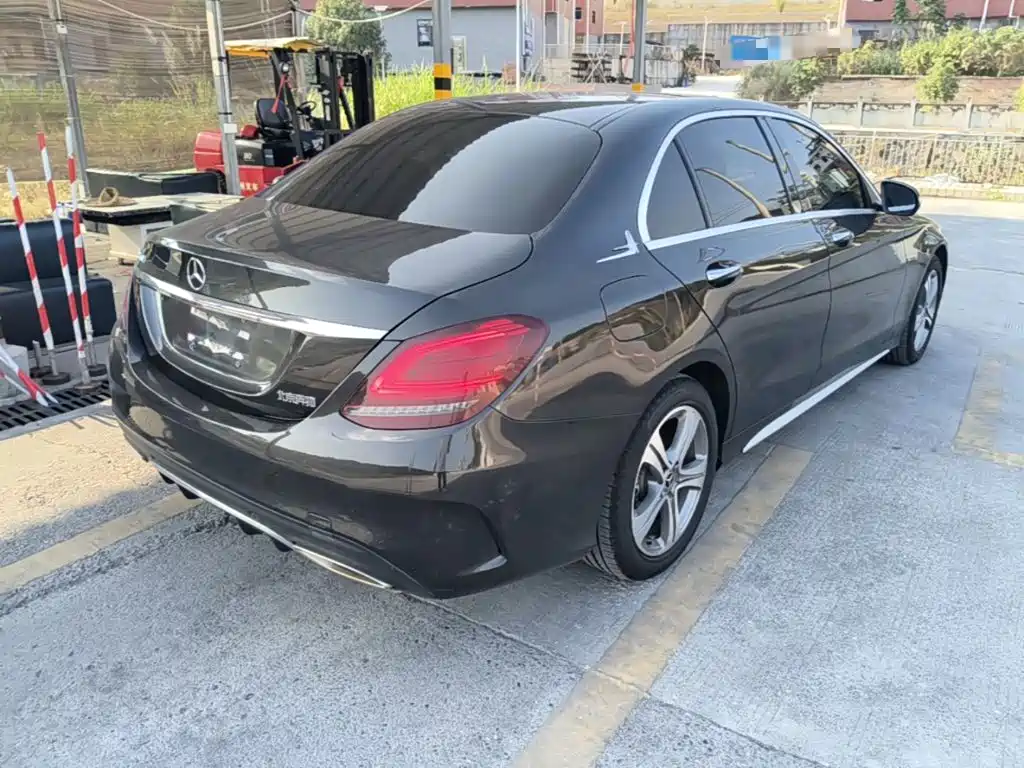 Mercedes-Benz C-Class — миниатюра 7