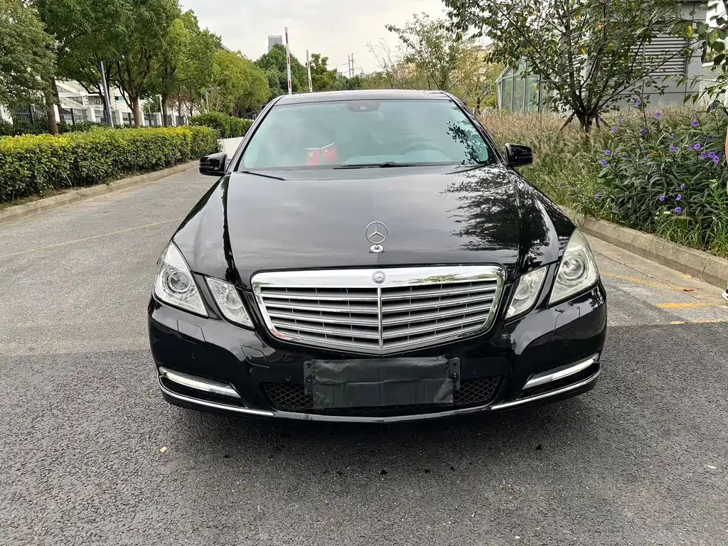 Mercedes-Benz E-Class — миниатюра 2