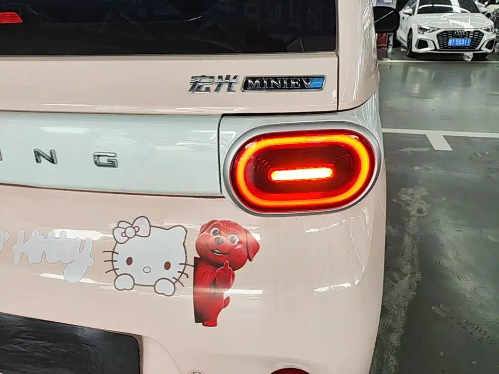 Wuling MINIEV — миниатюра 8