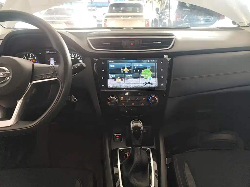 Nissan Qashqai — миниатюра 13