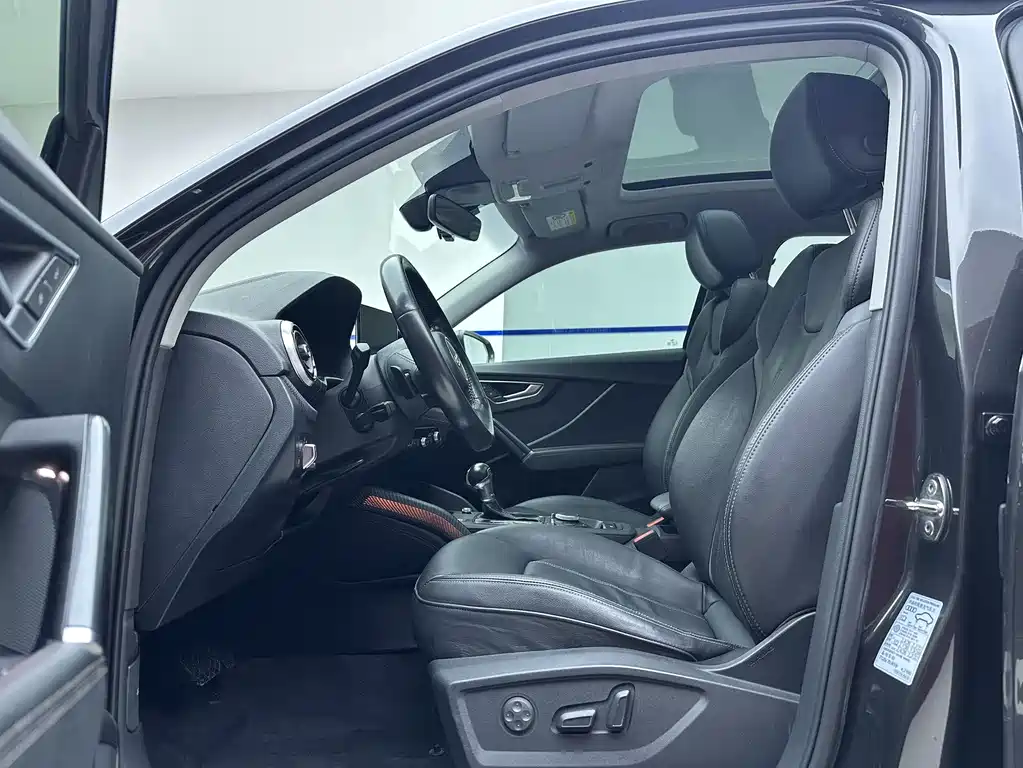 Audi Q2L 2022 35 TFSI Fashion