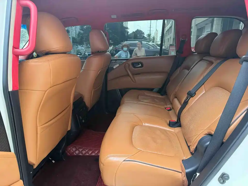 Nissan Patrol — миниатюра 7
