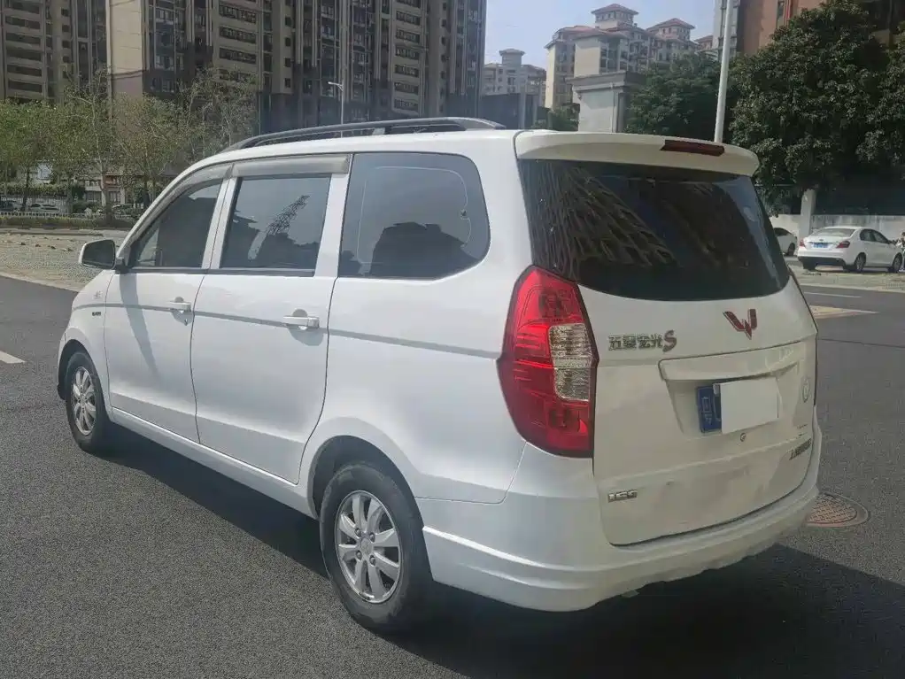 Wuling Hongguang — миниатюра 9