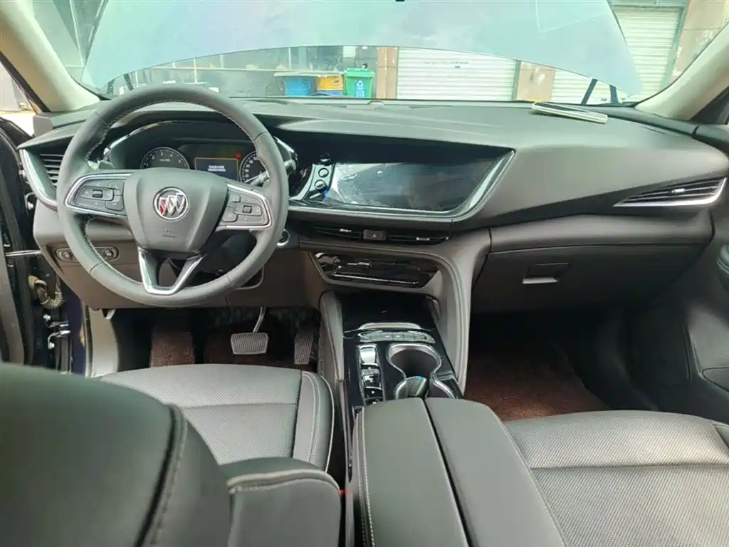 Buick Envision Plus Plus 2022 Plus 652T мест Luxury