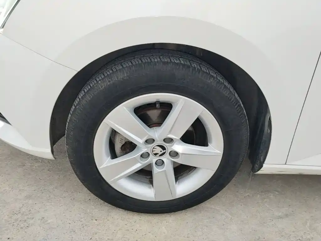Skoda Fabia — миниатюра 23