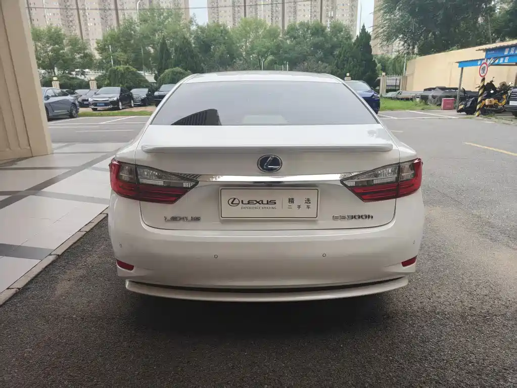 Lexus ES — миниатюра 6