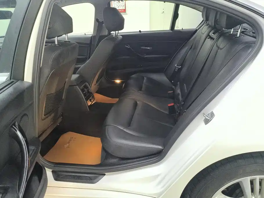 BMW 3 Series — миниатюра 11