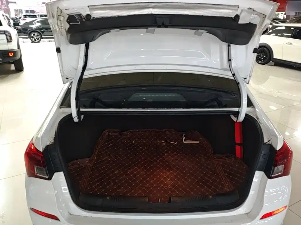 Buick Excelle — миниатюра 19