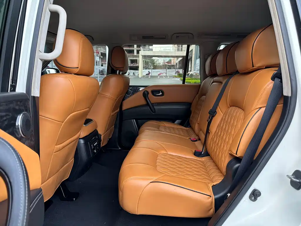 NISSAN TOURE