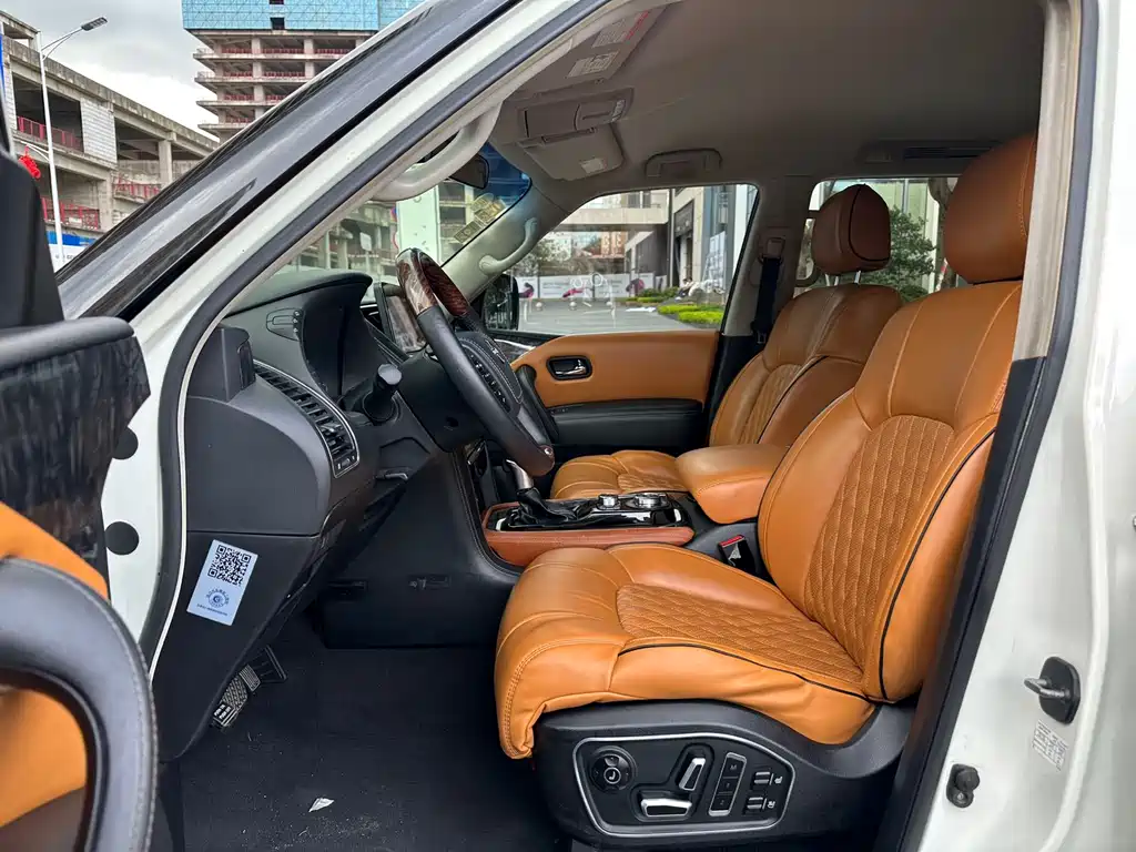 NISSAN TOURE