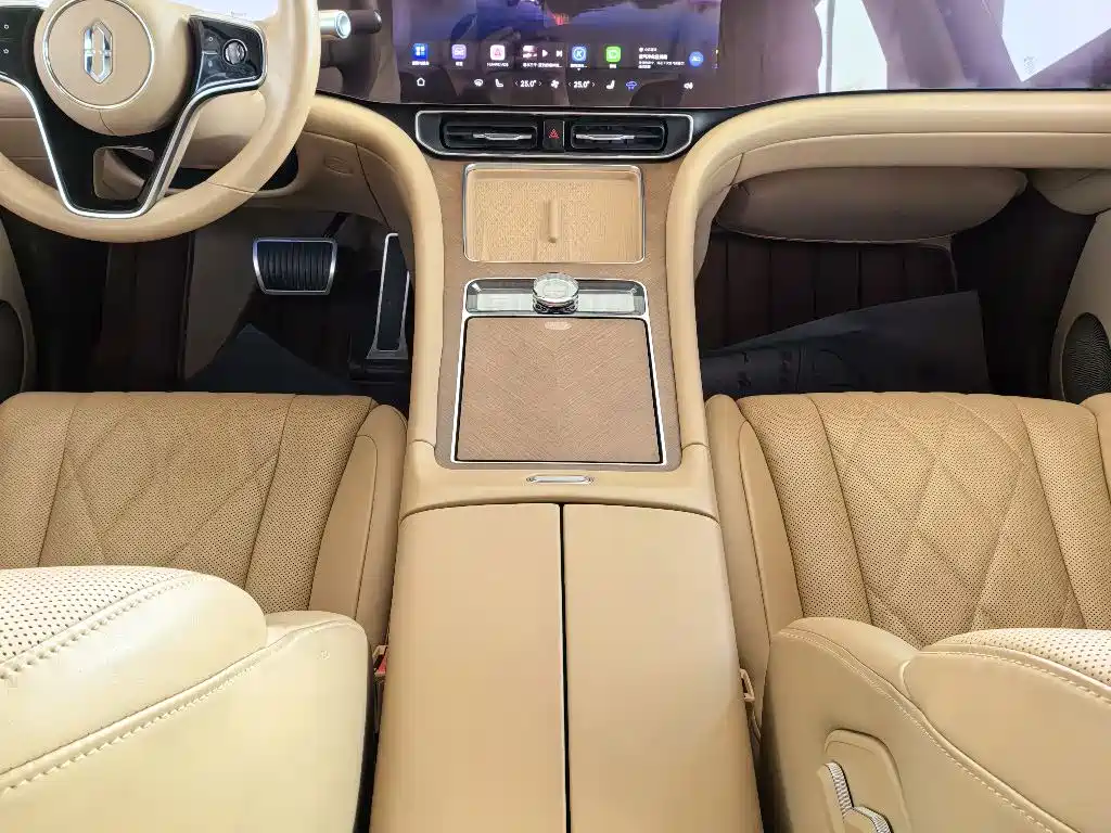 AITO ASK THE WORLD M9