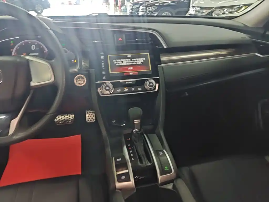Honda Civic — миниатюра 12