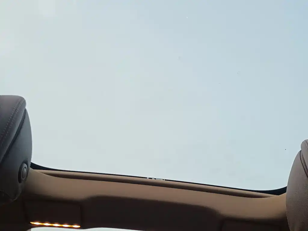 Mercedes-Benz E-Class — миниатюра 17