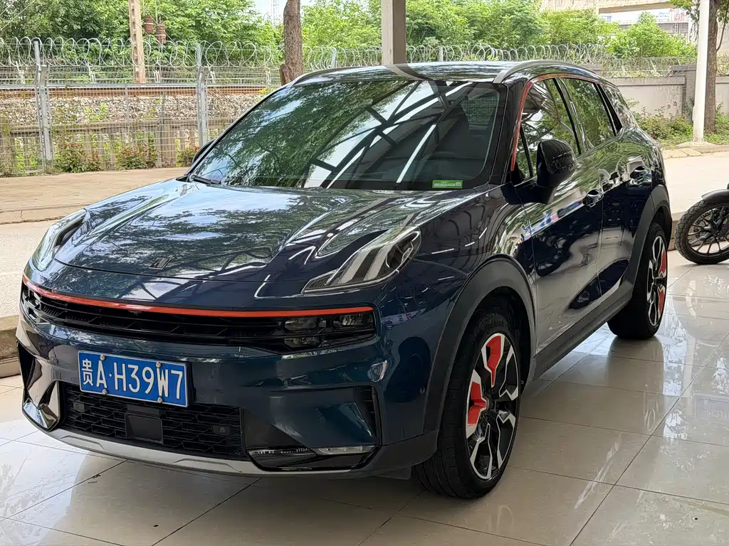Купить Lynk & Co 06