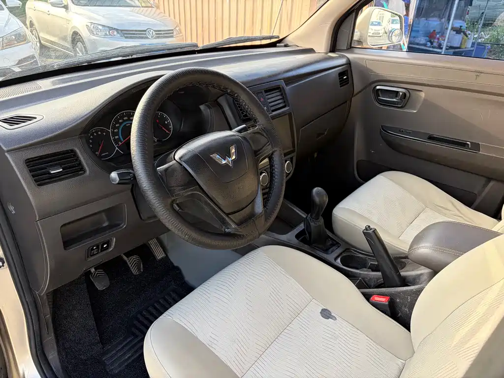 Wuling Rongguang V — миниатюра 8