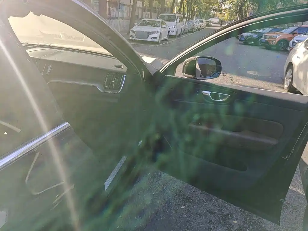 Volvo XC60 — миниатюра 19