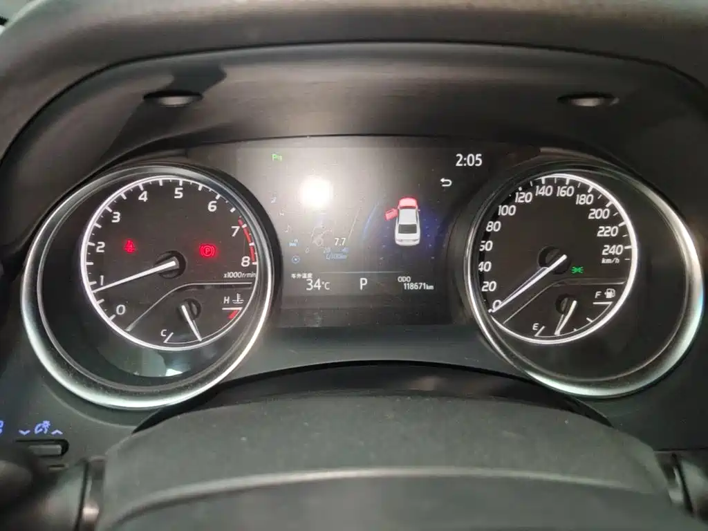 Toyota Camry — миниатюра 12