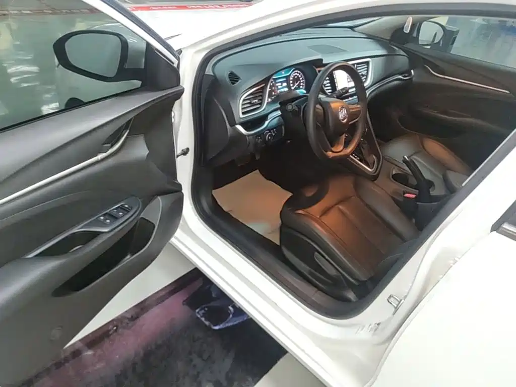 Buick Excelle — миниатюра 16