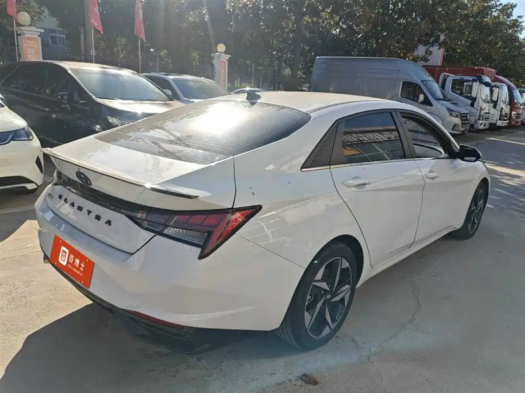 MODERN ELANTRA