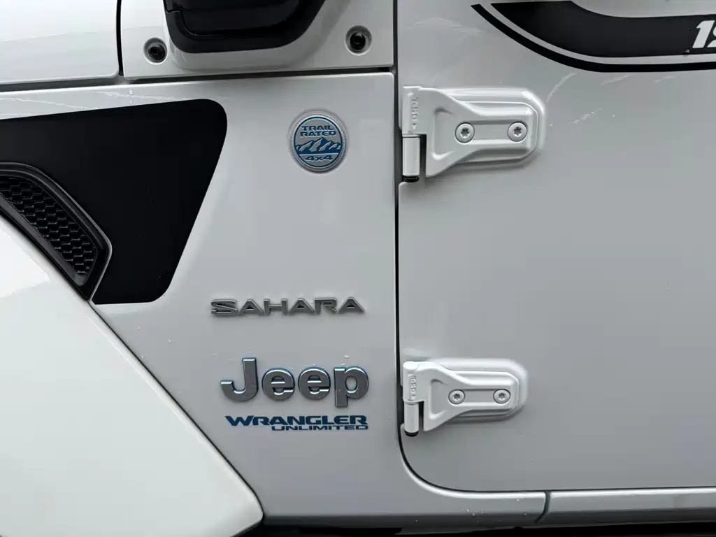 Jeep Wrangler PHEV — миниатюра 17