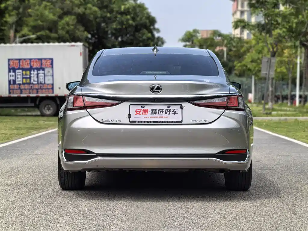 Lexus ES 2018 200 V
