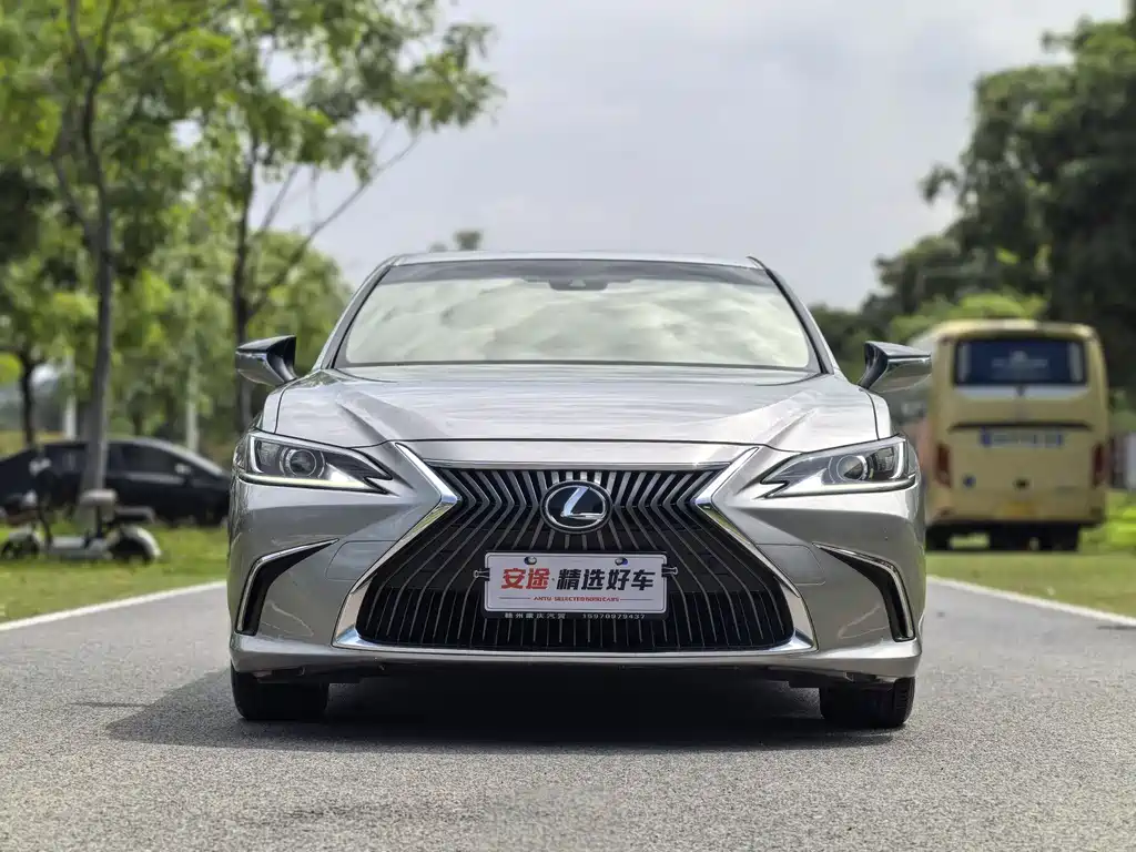 Lexus ES 2018 200 V