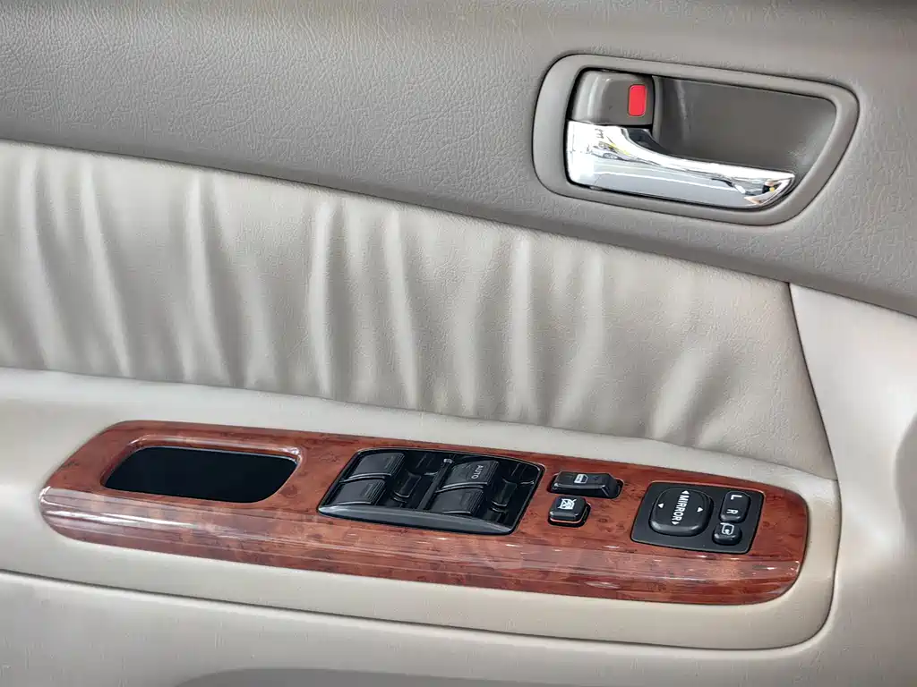 Toyota Camry — миниатюра 7