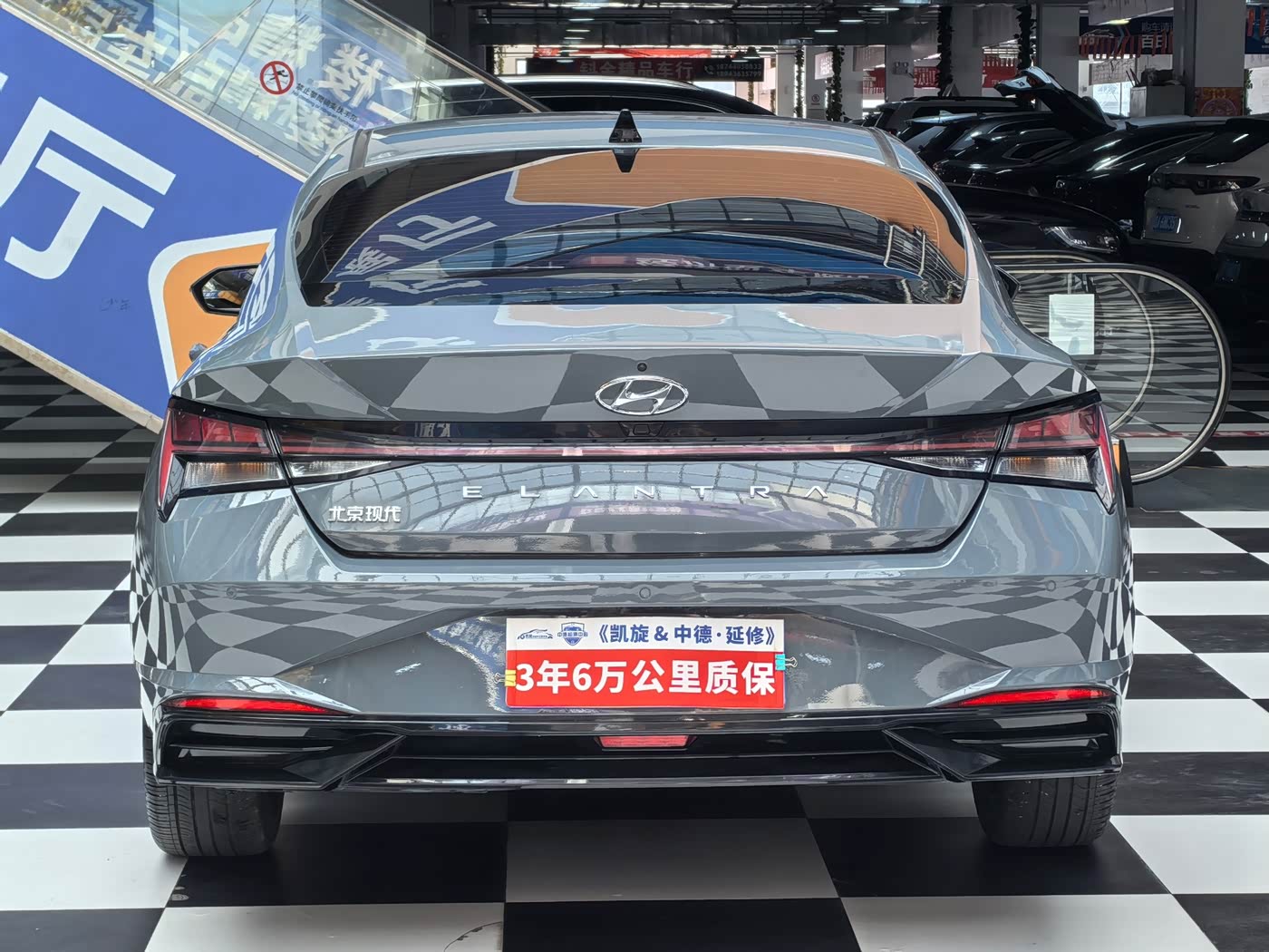 Hyundai Elantra 1.5 л 2022 г. Серебристо-серый, пробег 43000 км