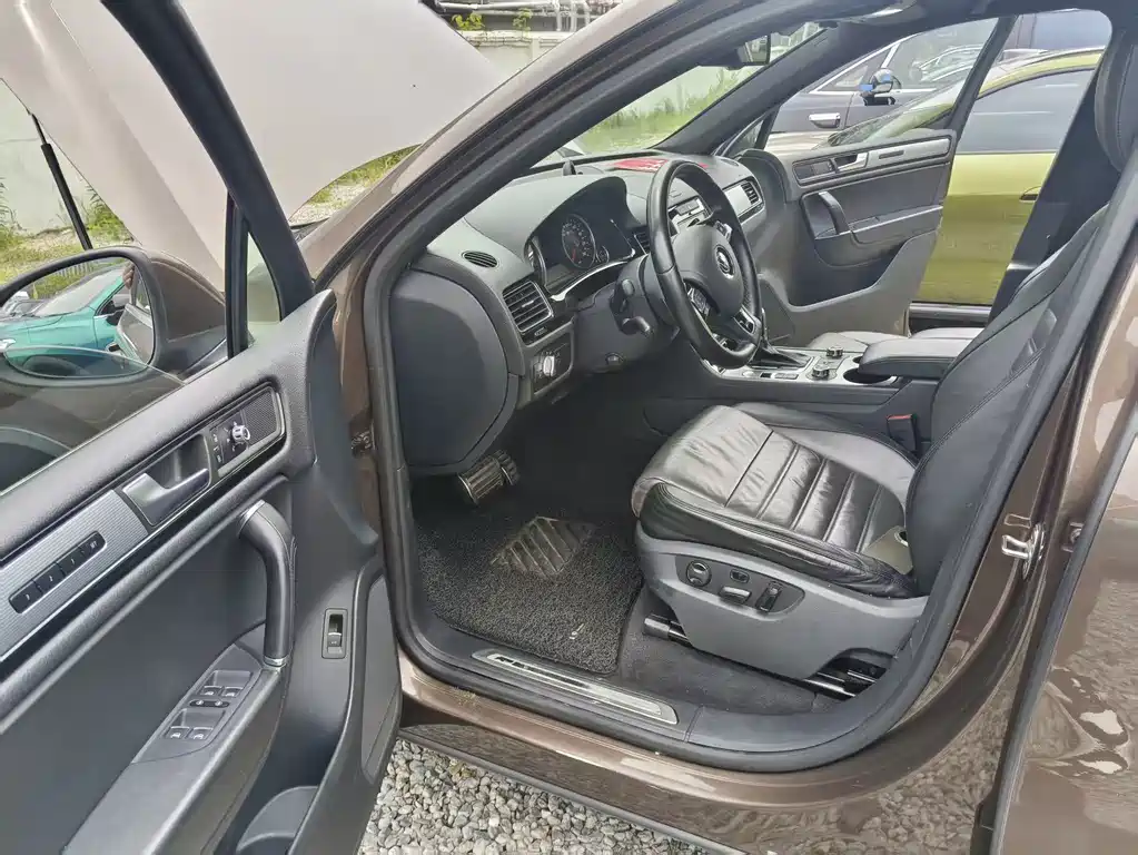 Volkswagen Touareg 2012 R-Line Luxury