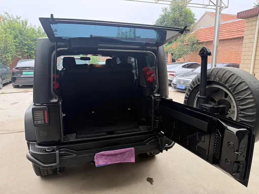 Jeep Wrangler — миниатюра 21