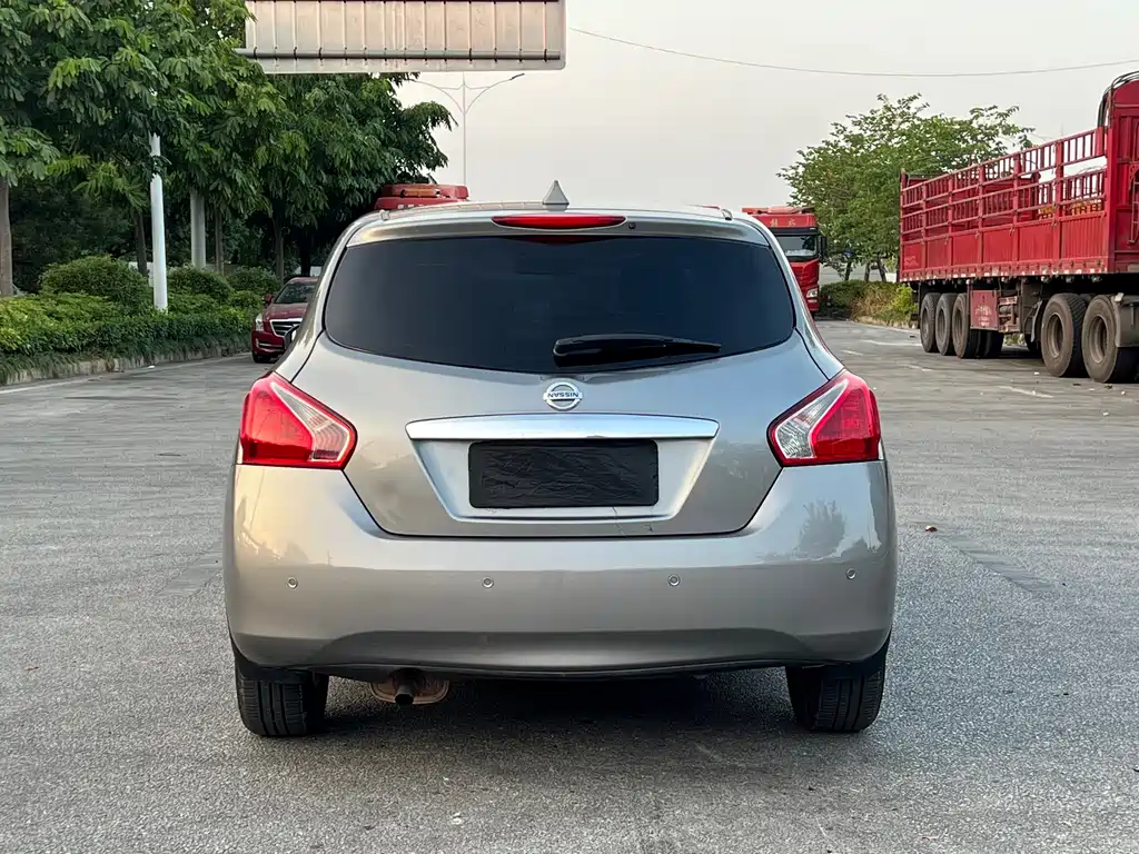 Nissan Tiida — миниатюра 5