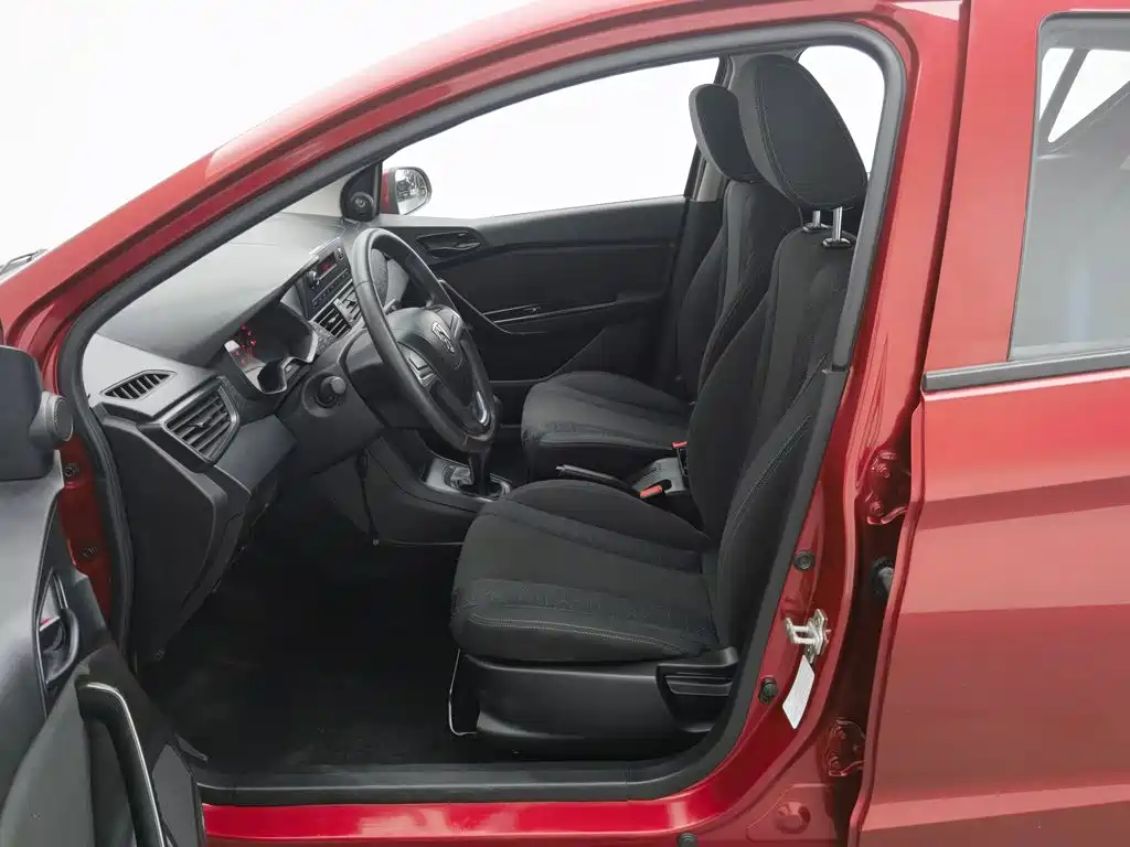 Baojun 310 — миниатюра 10
