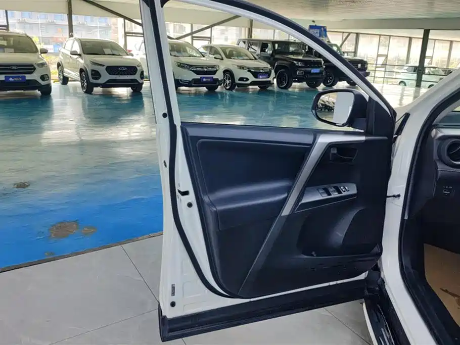 TOYOTA RAV4 RONGFANG