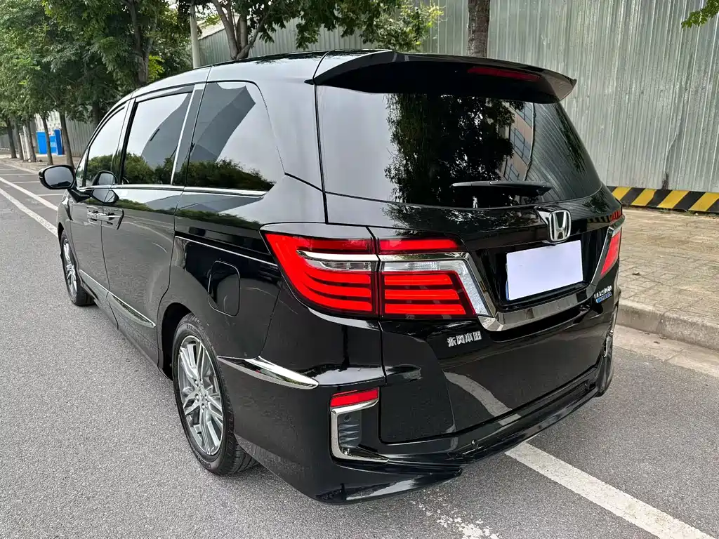 Honda Elysion — миниатюра 8