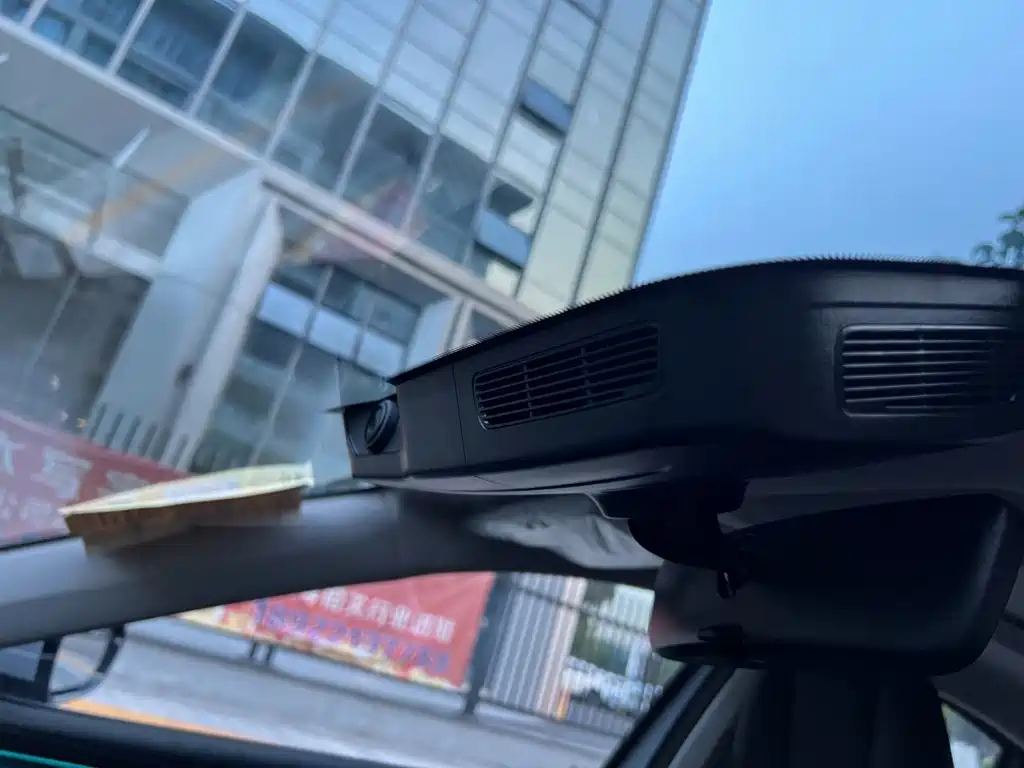 Заказать Fulwin Fengyun A8L 2026 года за 1 900 694 ₽  из Китая
