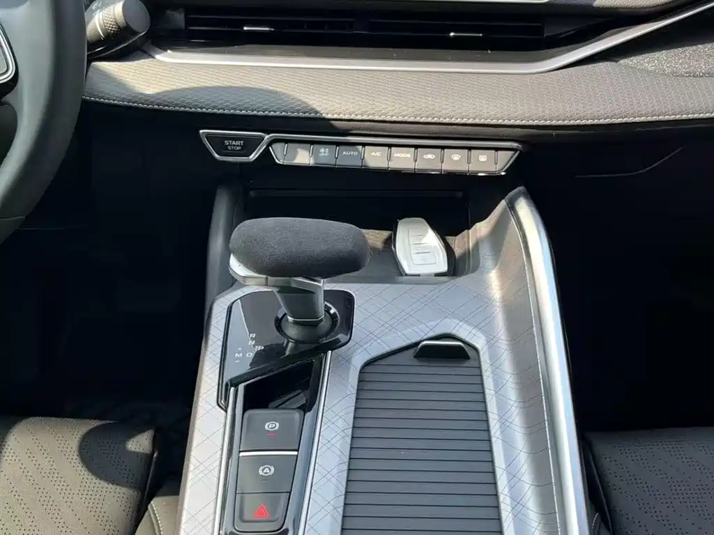 GEELY AUTOMOBILE XINGRUI