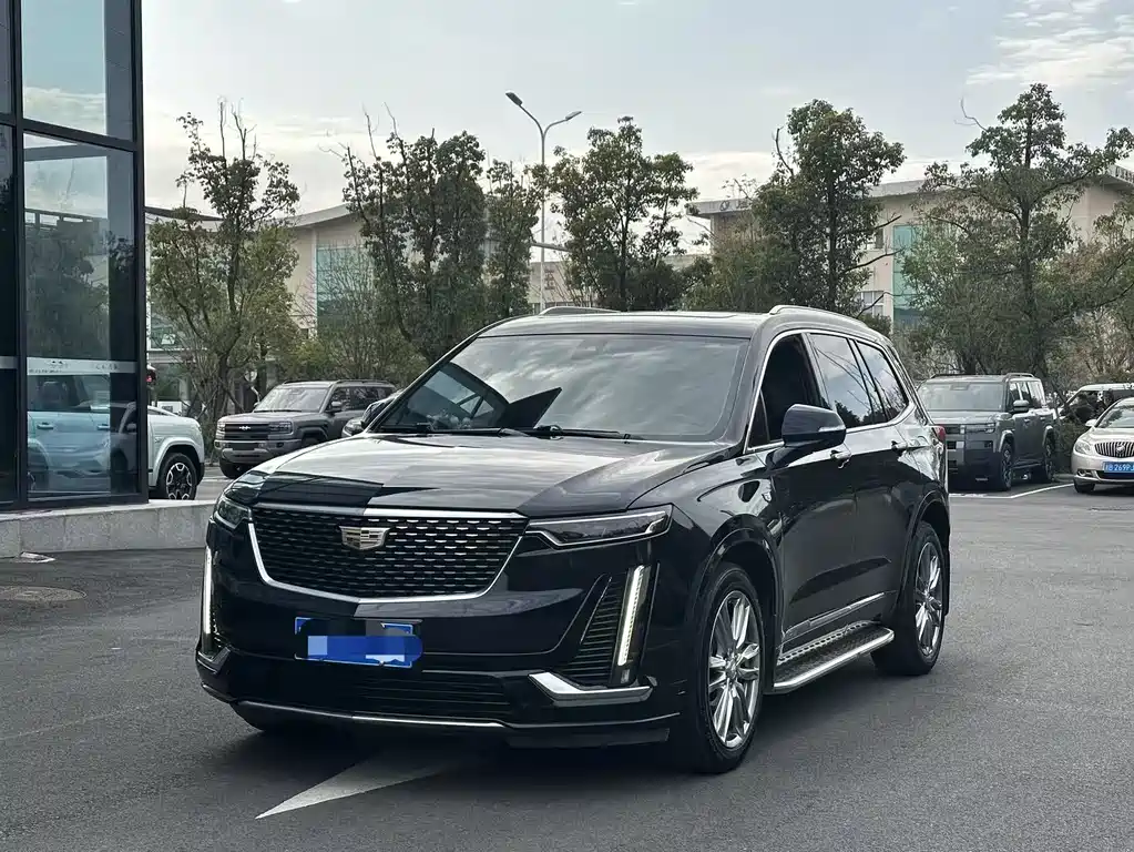 CADILLAC XT6