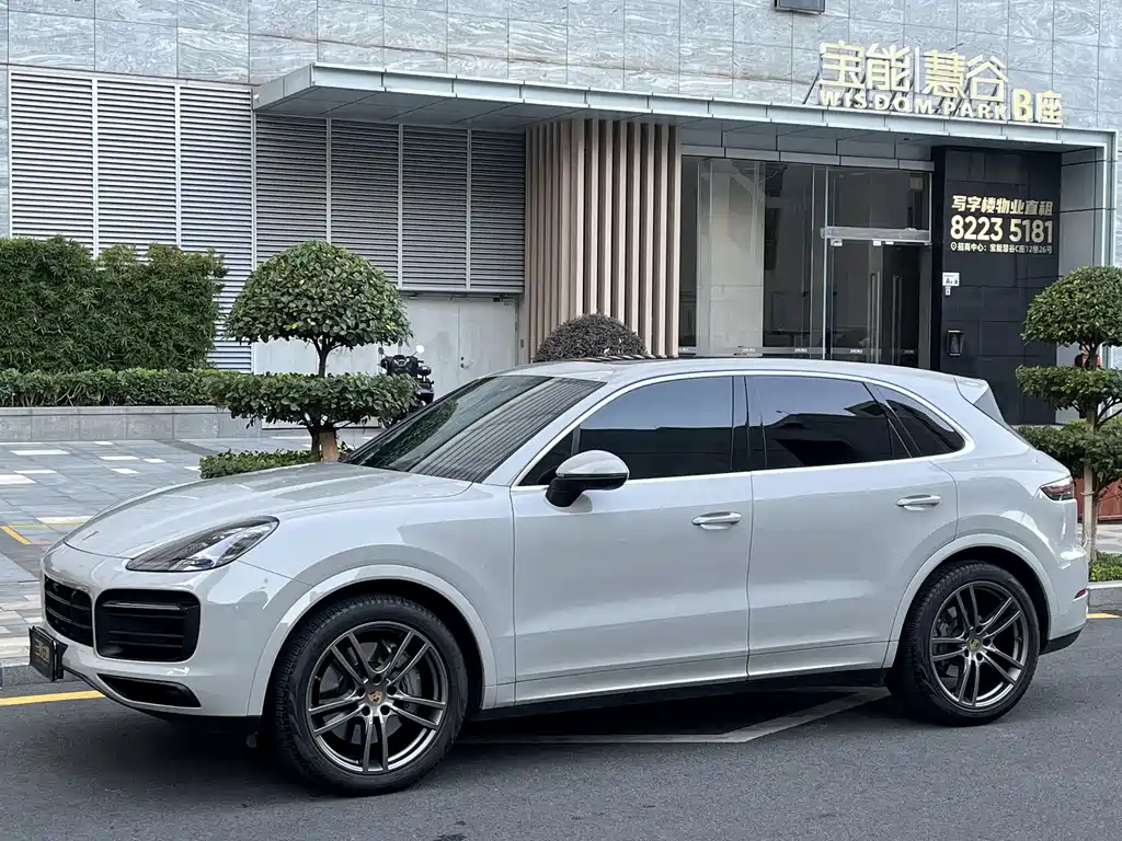 PORSCHE CAYENNE