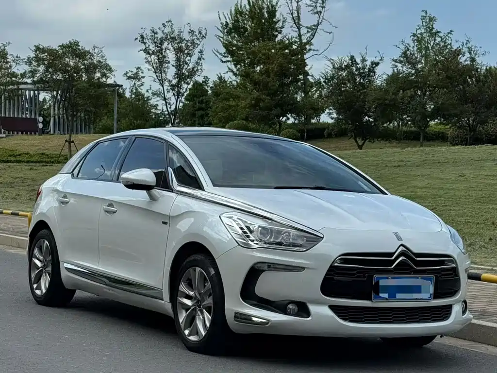 DS DS 5 — миниатюра 3